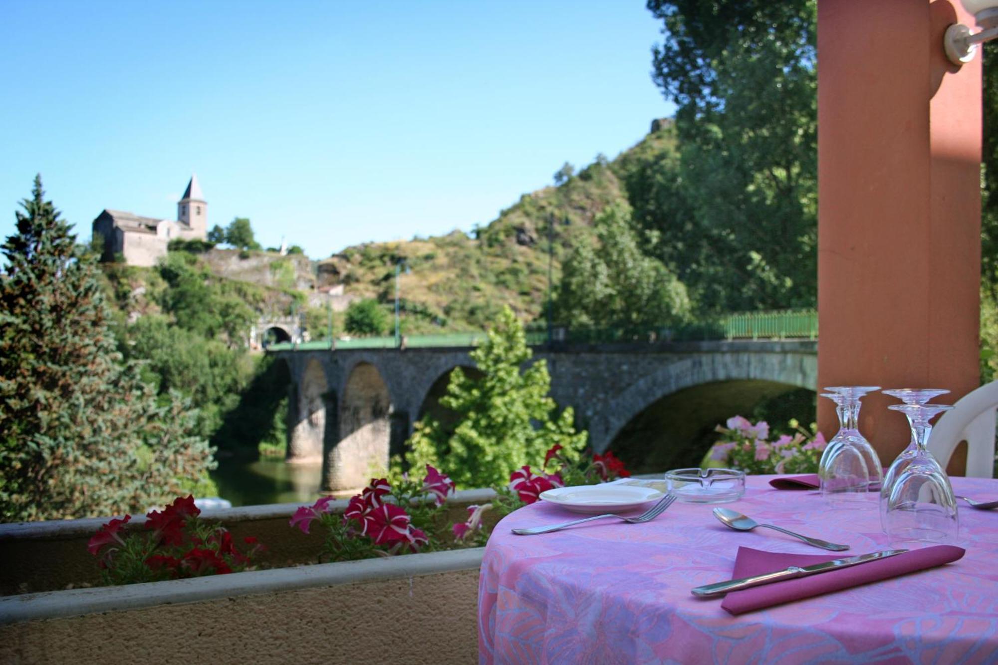 Logis Hotel Restaurant Du Pont Ambialet Εξωτερικό φωτογραφία