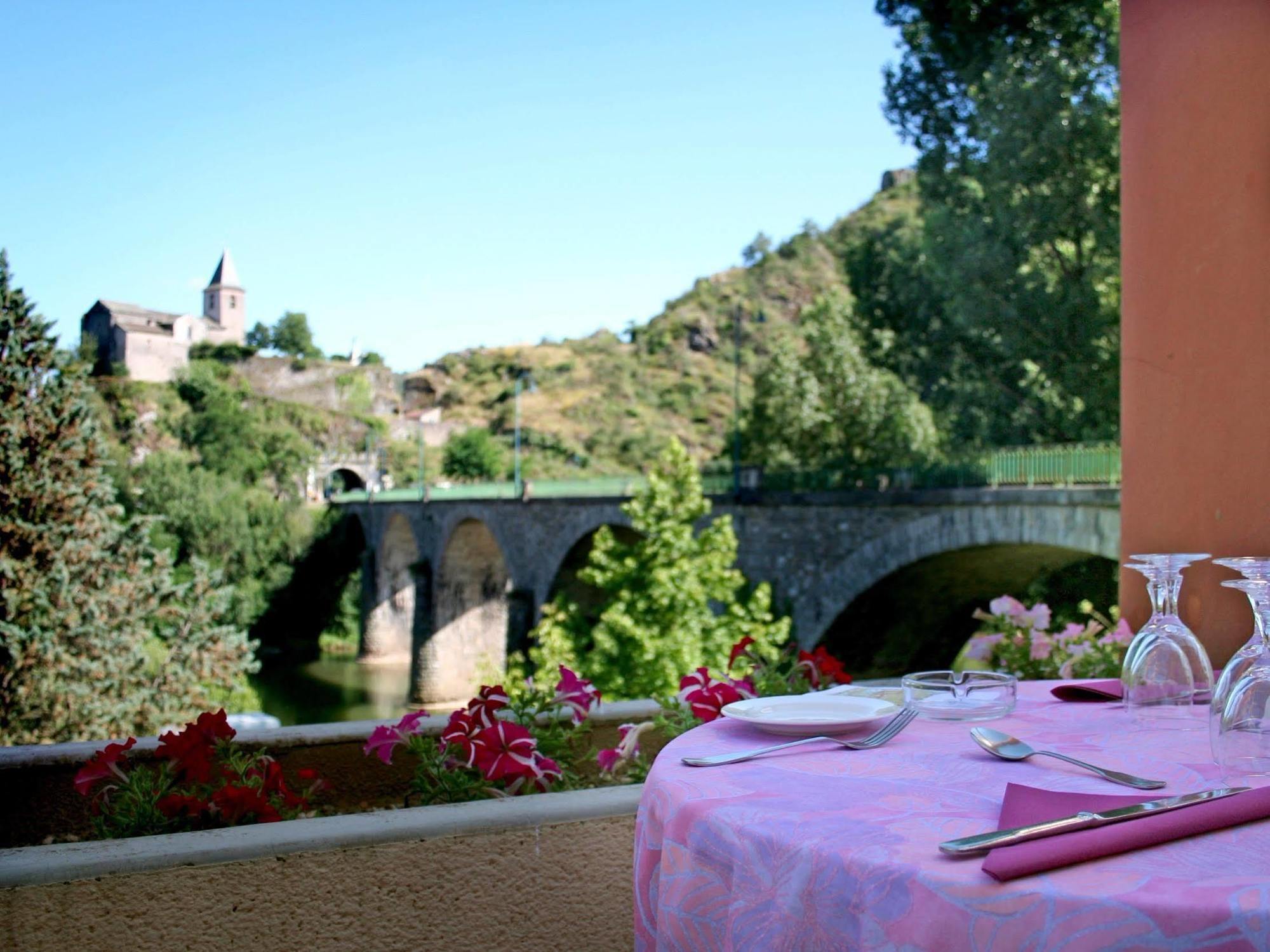 Logis Hotel Restaurant Du Pont Ambialet Εξωτερικό φωτογραφία