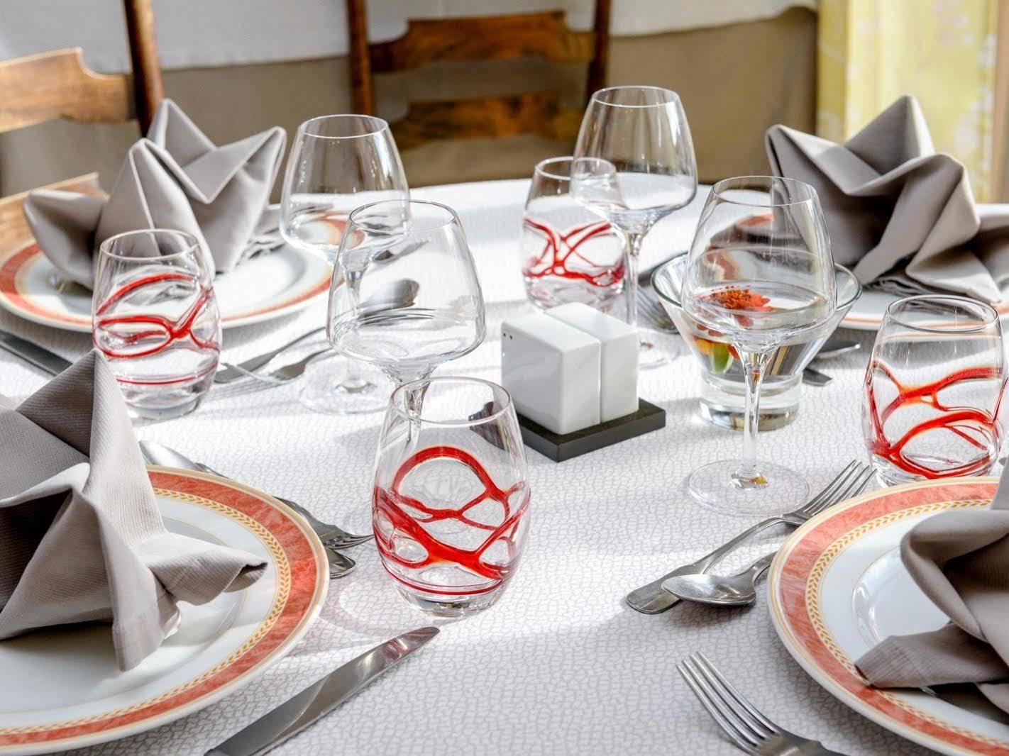 Logis Hotel Restaurant Du Pont Ambialet Εξωτερικό φωτογραφία
